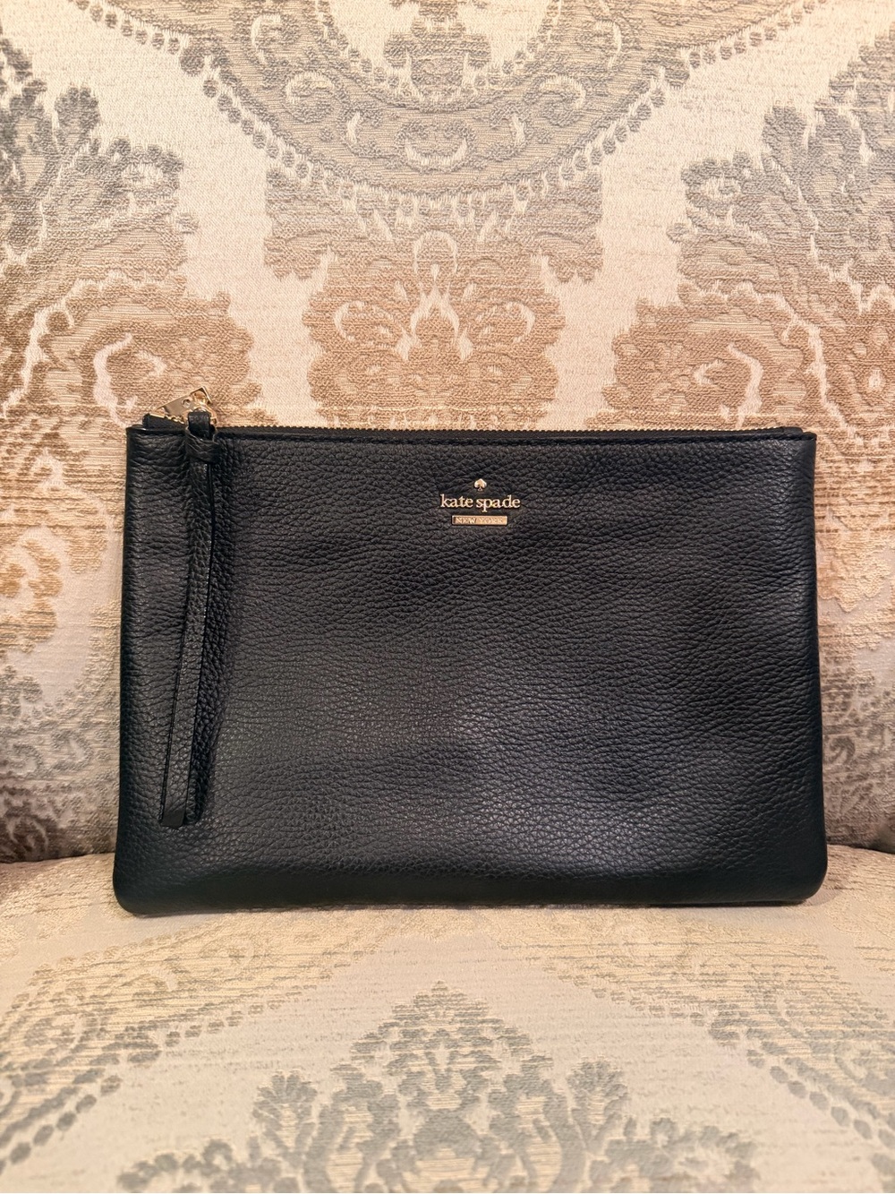 Kate Spade (LARGE!)Jackson Street Finley Black Leather Wristlet Clutch pouch
